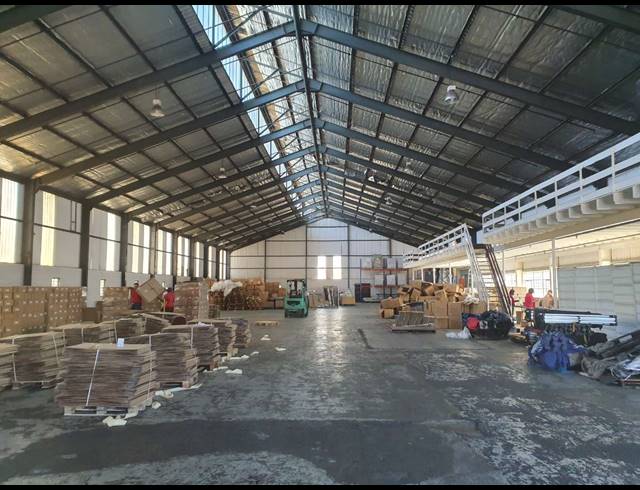 1,600M² FACTORY TO LET IN TRIANGLE FARM